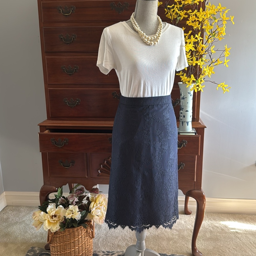 J. Crew Chantilly Lace Pencil Skirt Navy Blue Size 8 - Picture 12 of 12